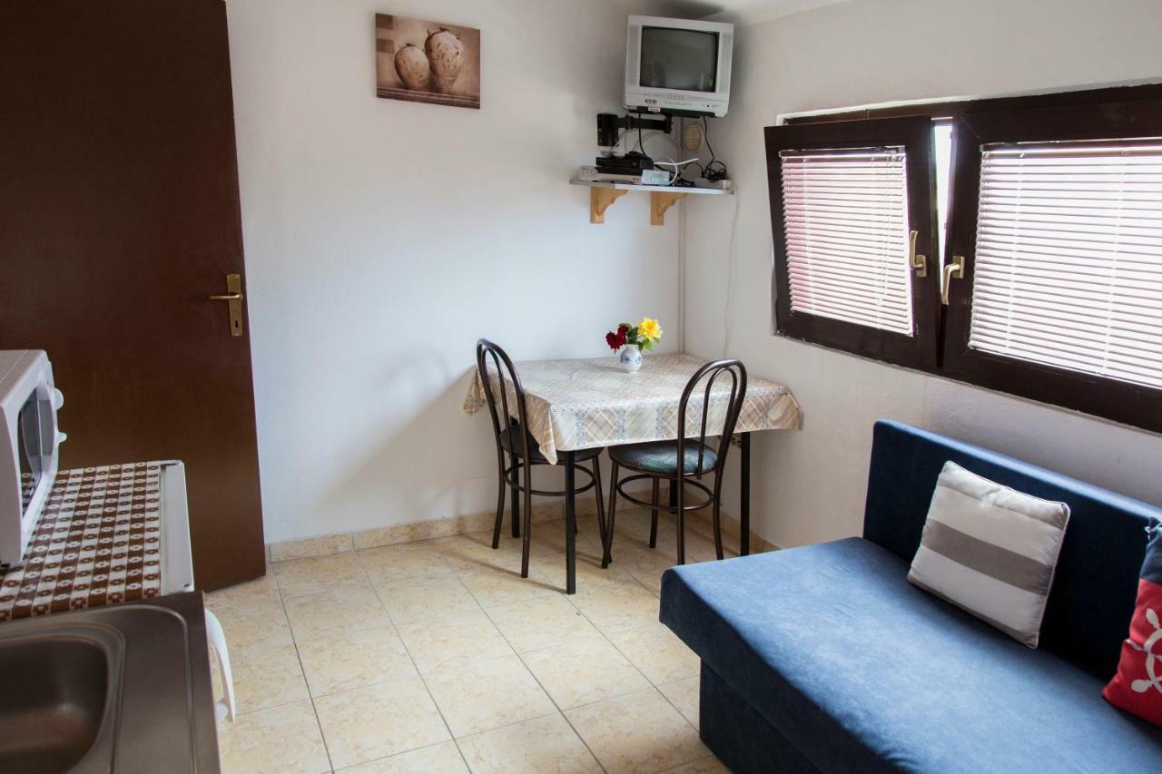 Apartments Mas-Rafaj Vir Zewnętrze zdjęcie